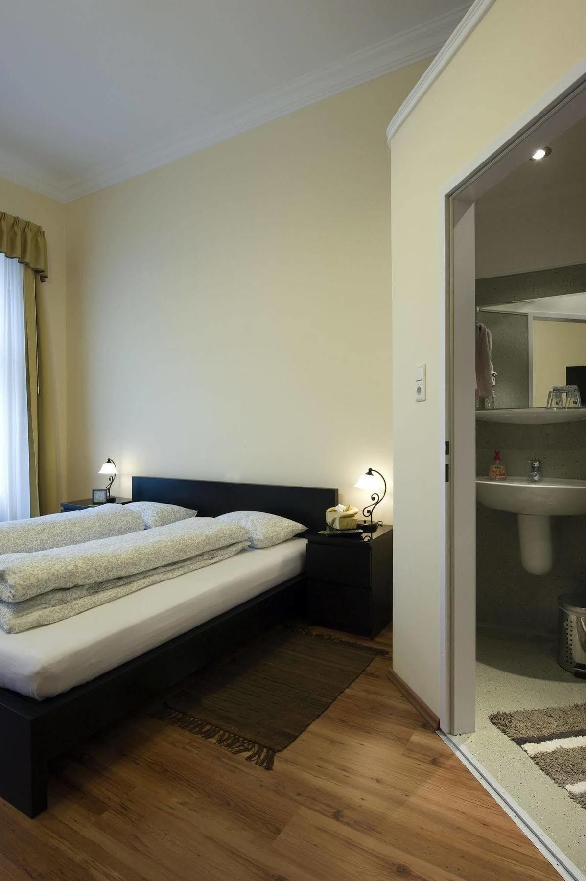 K+T Boardinghouse Hotel เวียนนา ภายนอก รูปภาพ