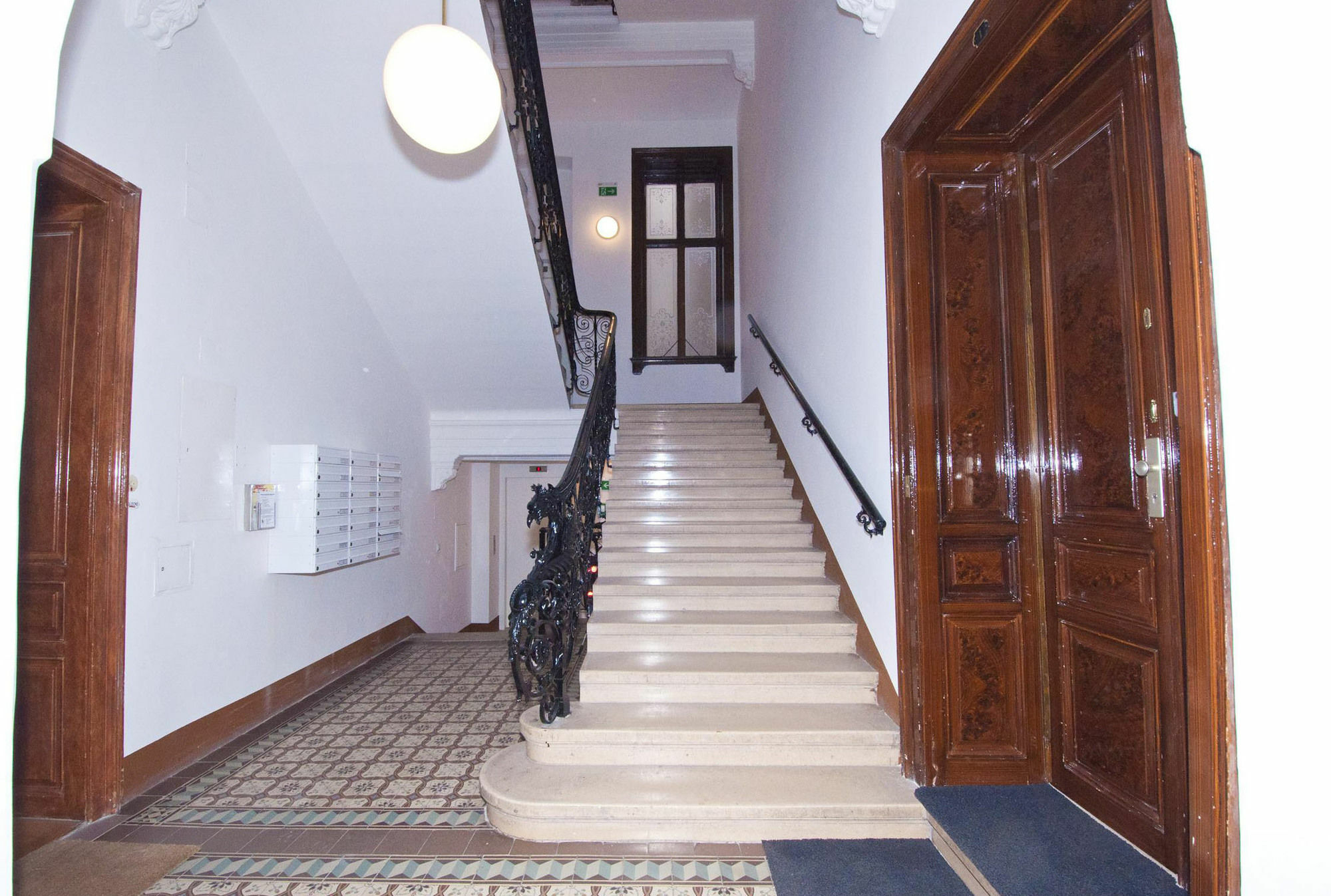 K+T Boardinghouse Hotel เวียนนา ภายนอก รูปภาพ