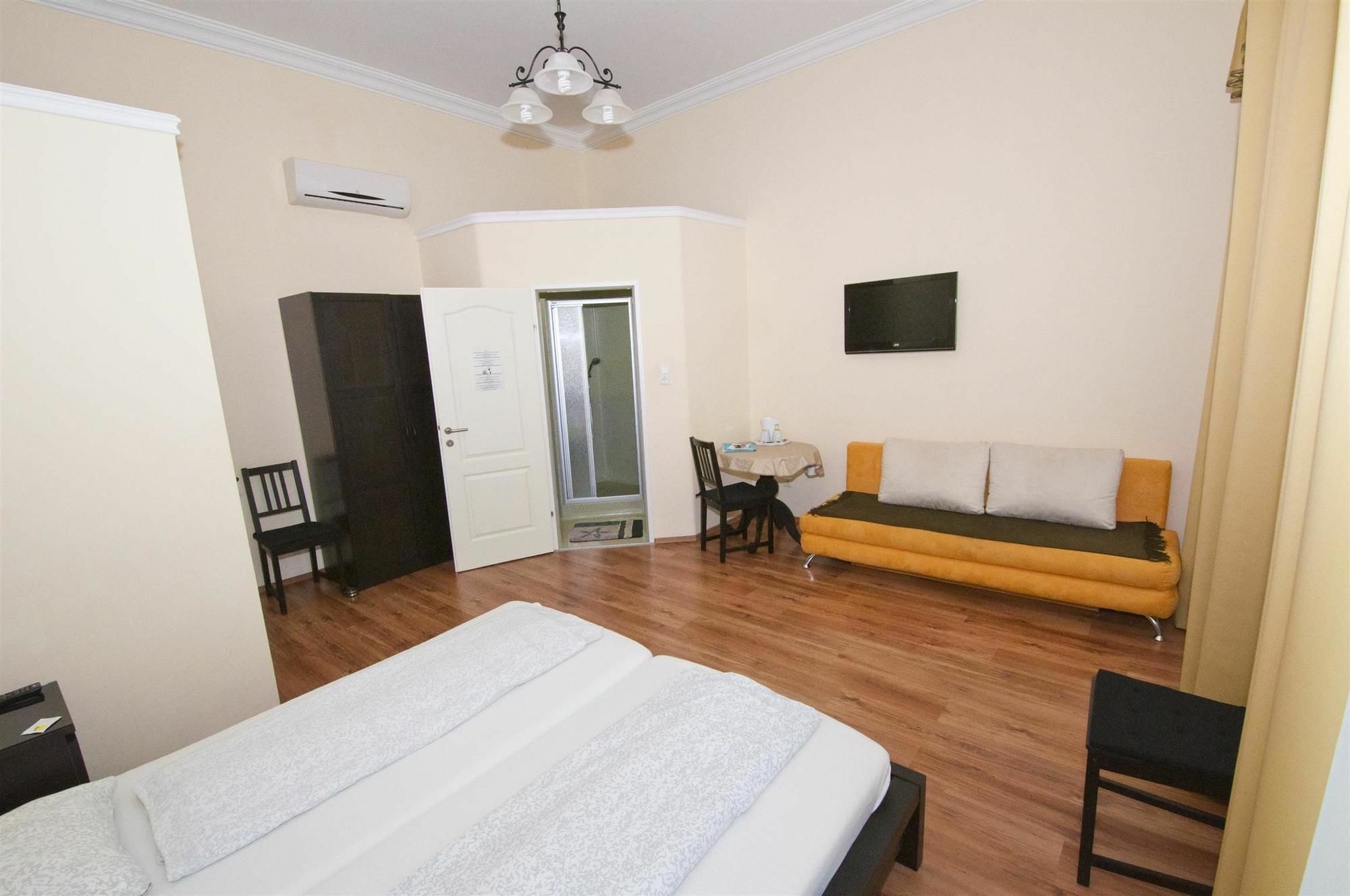 K+T Boardinghouse Hotel เวียนนา ภายนอก รูปภาพ