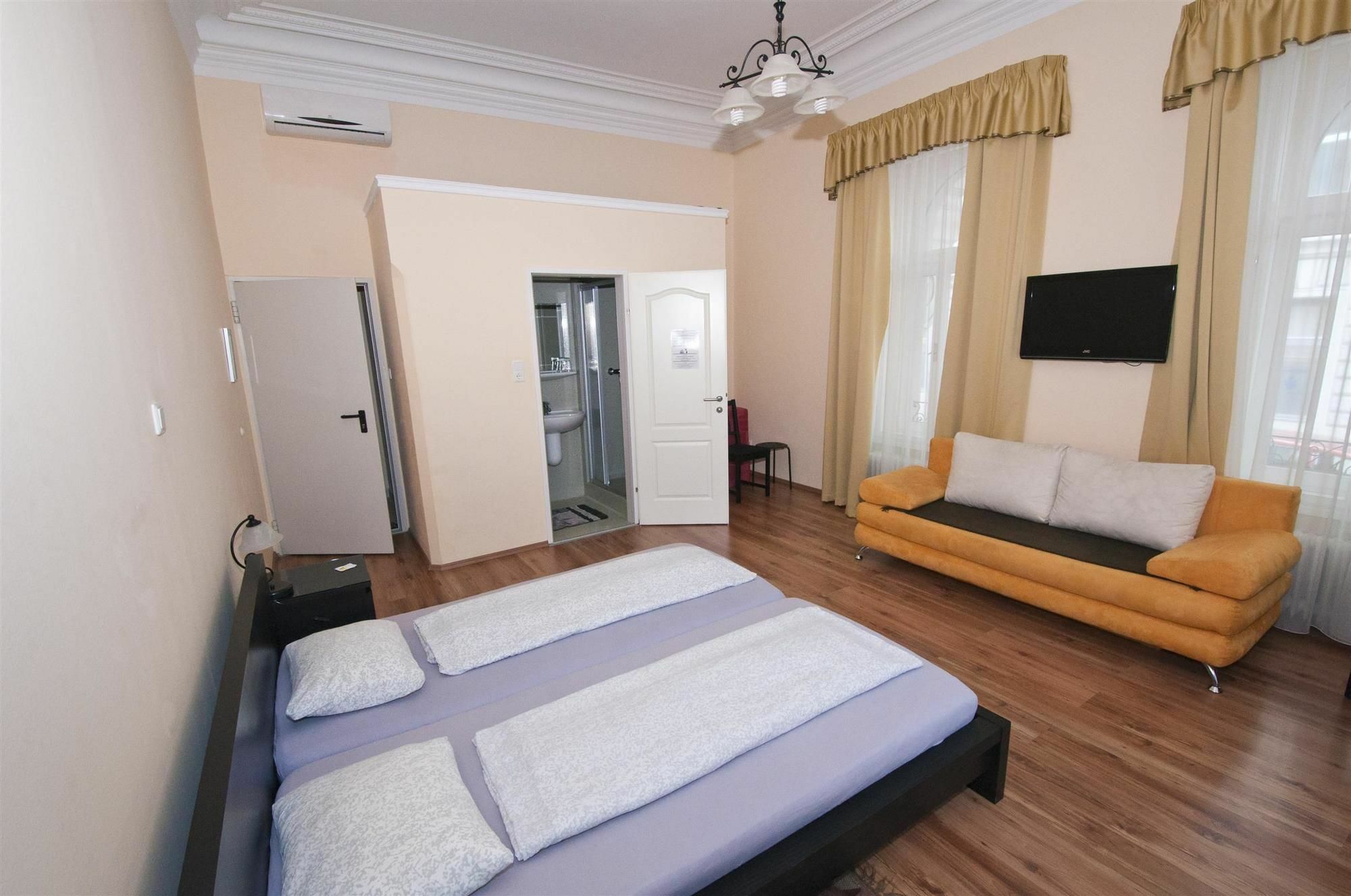 K+T Boardinghouse Hotel เวียนนา ภายนอก รูปภาพ